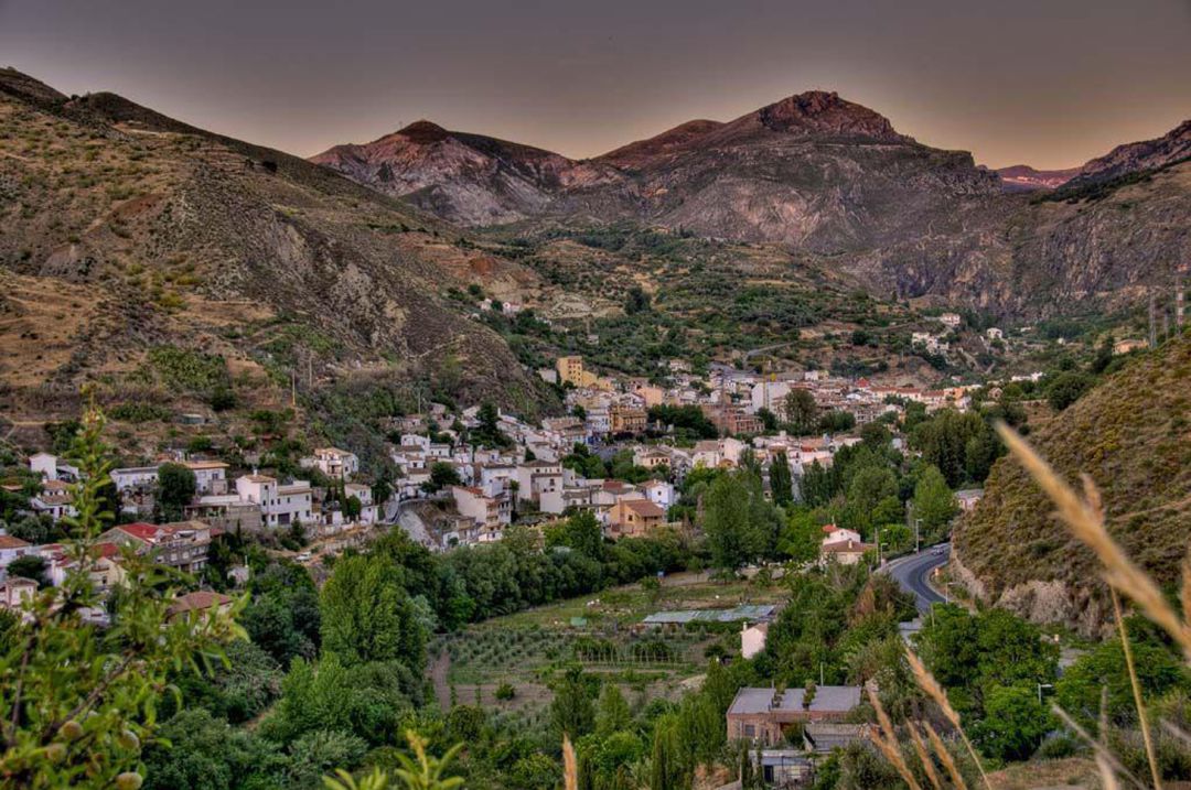 Vista de la localidad de Monachil (Granada) Vista de la localidad de Monachil (Granada)