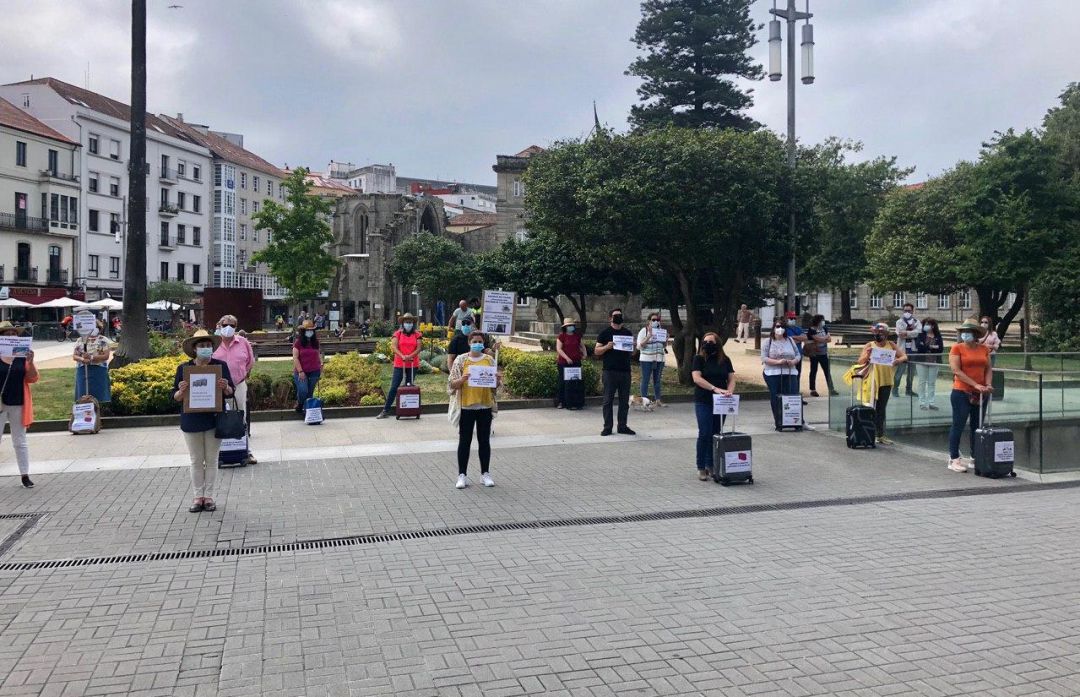 Concentración de las agencias de viajes ante la Subdelegación del Gobierno de Pontevedra Concentración de las agencias de viajes ante la Subdelegación del Gobierno de Pontevedra