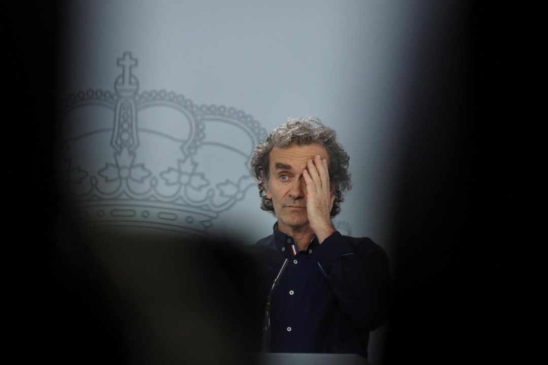El director del Centro de Coordinación de Alertas y Emergencias Sanitarias, Fernando Simón, durante la rueda de prensa que ofrece hoy jueves en el Palacio de la Moncloa, en Madrid, para informar sobre el avance de la desescalada en España. El director del Centro de Coordinación de Alertas y Emergencias Sanitarias, Fernando Simón, durante la rueda de prensa que ofrece hoy jueves en el Palacio de la Moncloa, en Madrid, para informar sobre el avance de la desescalada en España.
