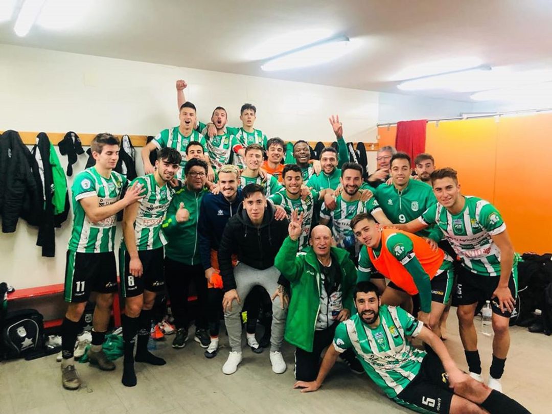 Foto de archivo del equipo tras un partido Foto de archivo del equipo tras un partido