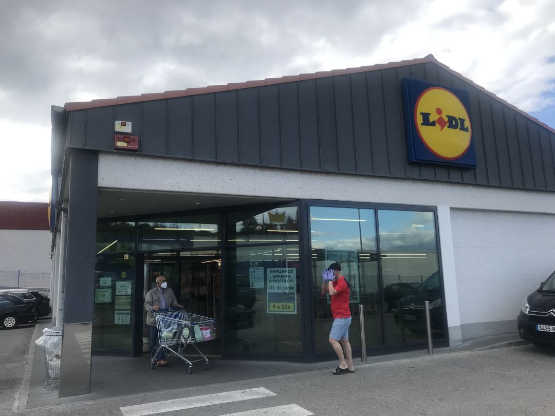 La cadena de Lidl en León trabaja con normalidad después de desconvocar huelga y concentraciones La cadena de Lidl en León trabaja con normalidad después de desconvocar huelga y concentraciones
