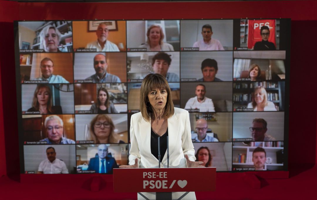 La candidata del PSE a Lehendakari, Idoia Mendia, junto con los candidatos a las eleccciones vascas. La candidata del PSE a Lehendakari, Idoia Mendia, junto con los candidatos a las eleccciones vascas.