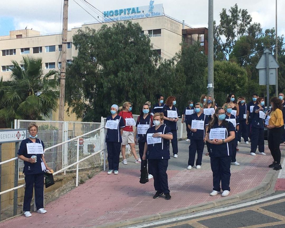 Concentración trabajadoras del Hospital de Elda Concentración trabajadoras del Hospital de Elda