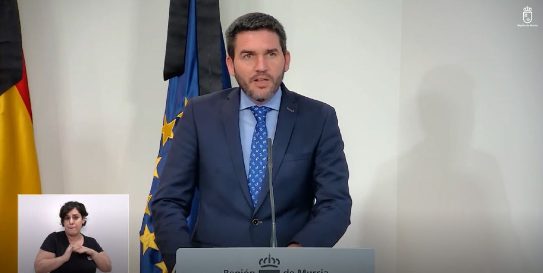 El consejero Antonio Luengo durante su comparecencia este jueves en san Esteban El consejero Antonio Luengo durante su comparecencia este jueves en san Esteban