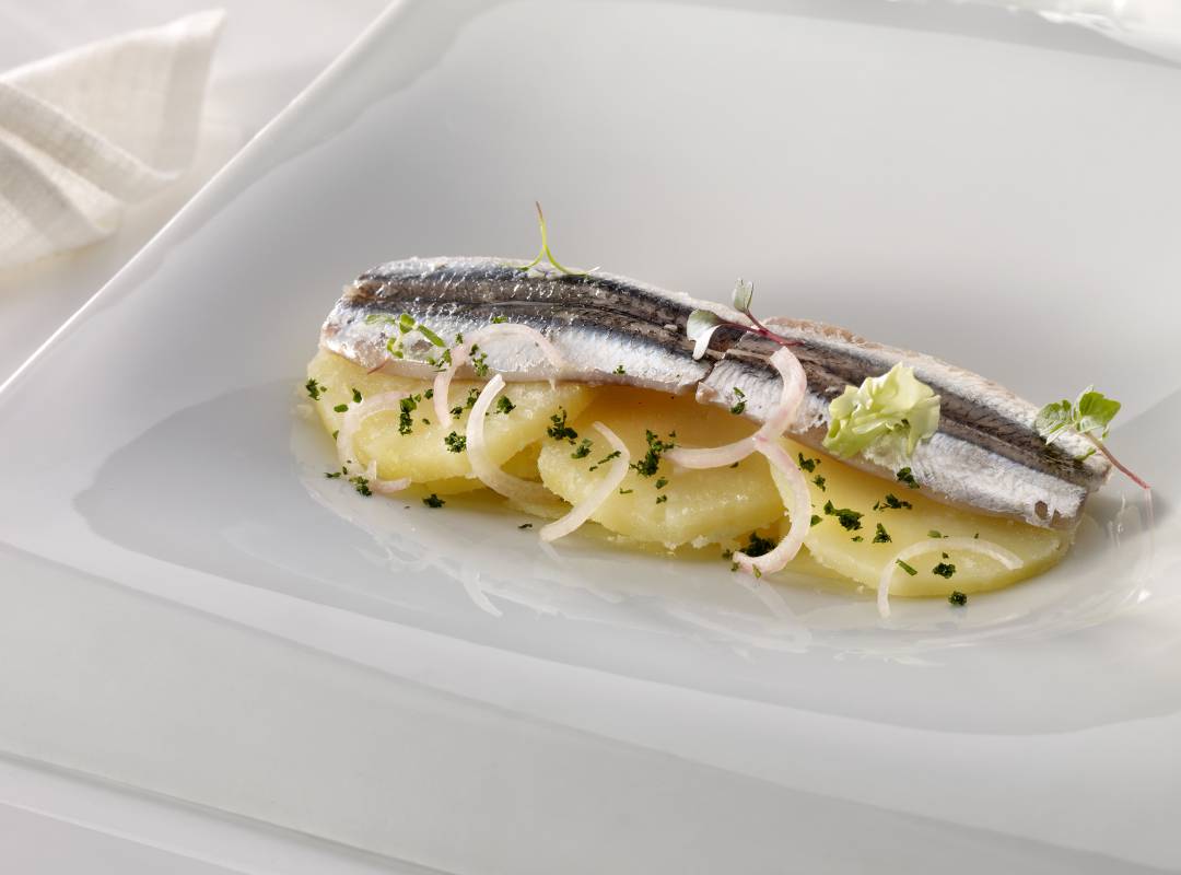 Anchoas marinadas con patatas y vinagreta de chalota Anchoas marinadas con patatas y vinagreta de chalota