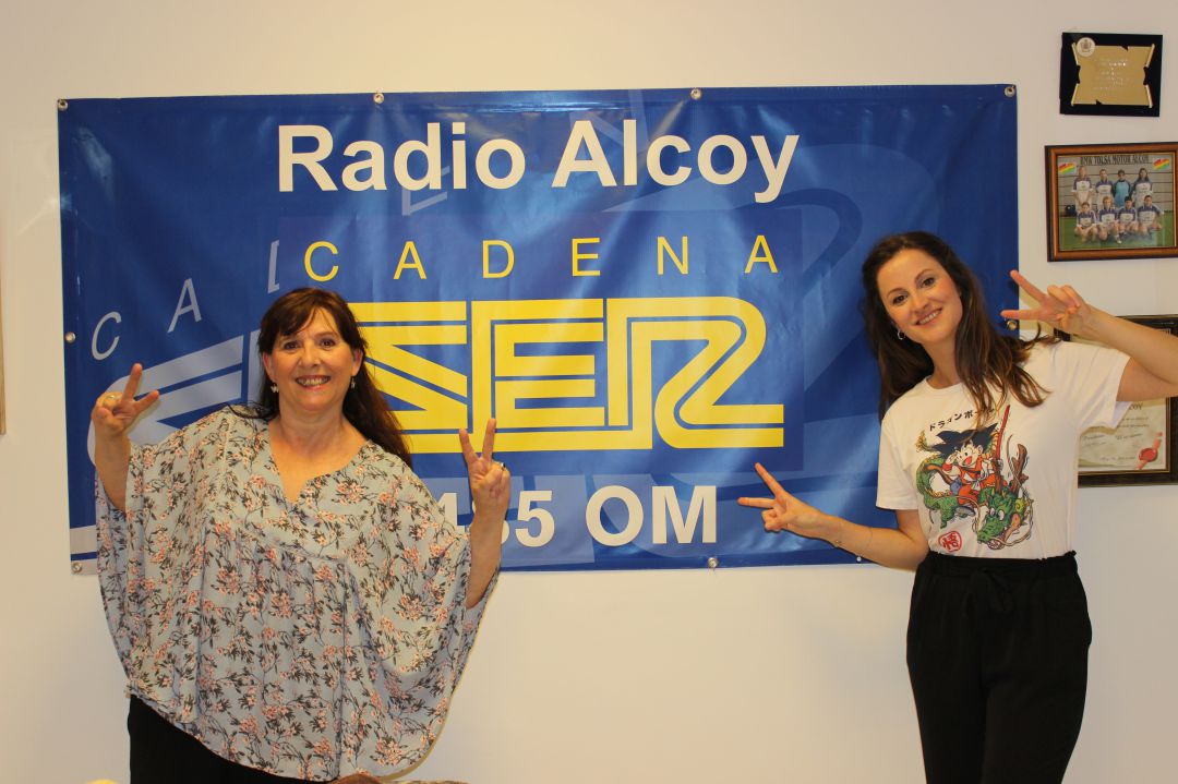 Rosa Fraj i Ana Sandoval, professores de l'Escola Municipal de Teatre, després de l'entrevista en Tragaluz. Rosa Fraj i Ana Sandoval, professores de l'Escola Municipal de Teatre, després de l'entrevista en Tragaluz.
