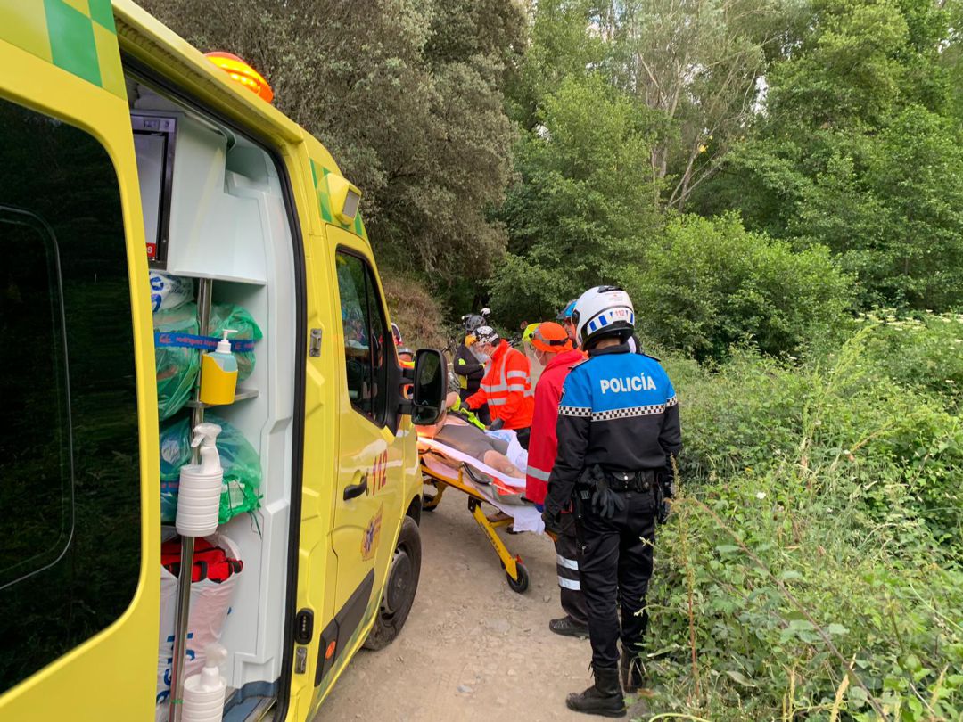 El ciclista fue evacuado por los servicios del 112 El ciclista fue evacuado por los servicios del 112