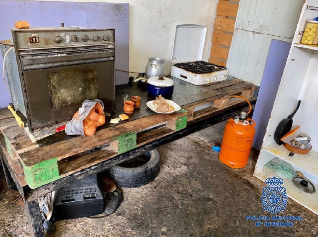 Detenido por alquilar habitaciones en una nave industrial sin contrato y en condiciones de insalubridad Detenido por alquilar habitaciones en una nave industrial sin contrato y en condiciones de insalubridad