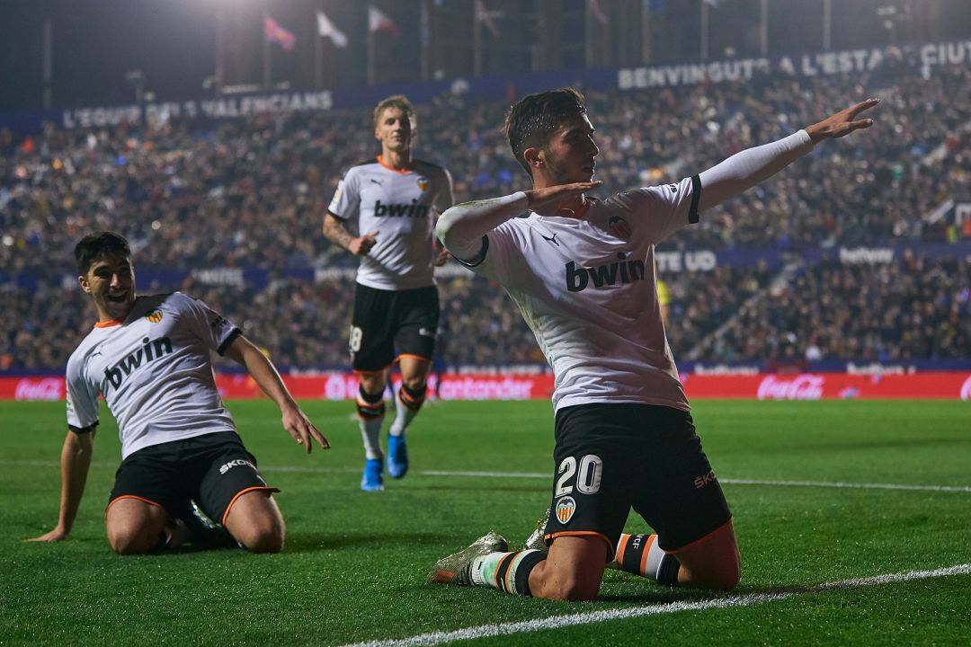 Ferran Torres celebra un gol contra el Levante. Ferran Torres celebra un gol contra el Levante.