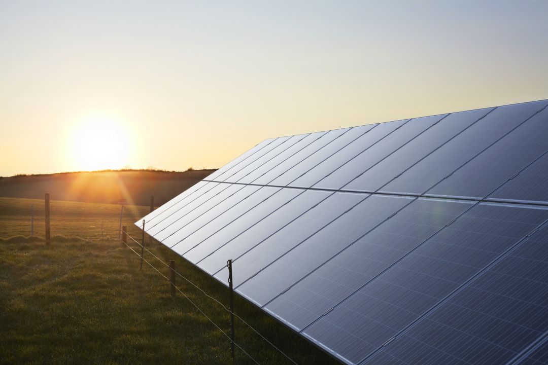 En Zaragoza se va a instalar el primer barrio solar de nuestro país gracias a un acuerdo firmado por el Ayuntamiento de Zaragoza, la ONG Ecodes y la compañía energética EDP En Zaragoza se va a instalar el primer barrio solar de nuestro país gracias a un acuerdo firmado por el Ayuntamiento de Zaragoza, la ONG Ecodes y la compañía energética EDP