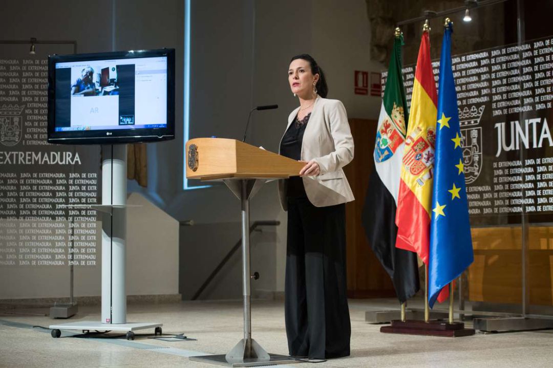 La consejera de educación, Esther Gutierrez, durante su comparecencia La consejera de educación, Esther Gutierrez, durante su comparecencia