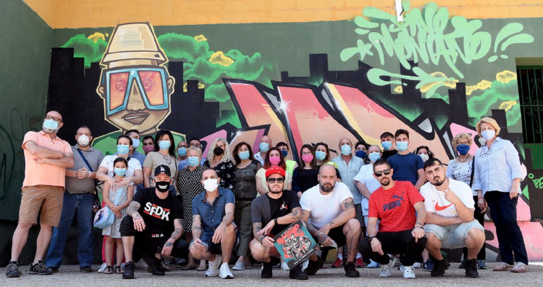 SFDK, El Límite y Karvoh presentan la canción 'Del barrio para el barrio' para recaudar fondos para la iniciativa Pino Montano Solidario SFDK, El Límite y Karvoh presentan la canción 'Del barrio para el barrio' para recaudar fondos para la iniciativa Pino Montano Solidario