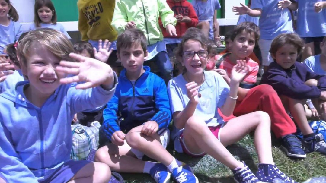 Los más pequeños disfrutan del deporte en el campo de O Vao Los más pequeños disfrutan del deporte en el campo de O Vao