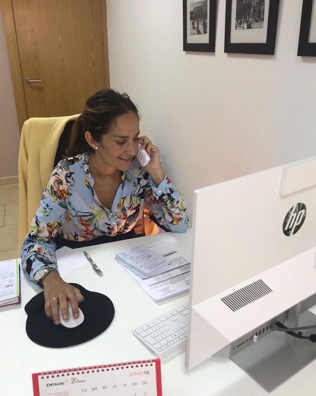 Manuela León, gerente. Manuela León, gerente.