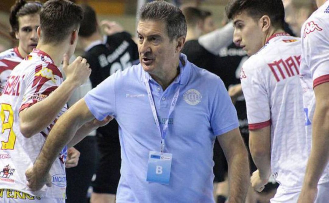 Manolo Cadenas, elegido mejor entrenador del año Manolo Cadenas, elegido mejor entrenador del año