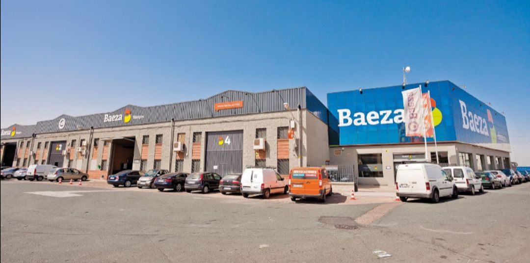 Las instalaciones del Grupo Baeza en Sevilla se encuentran en el Parque Empresarial Hacienda Dolores de Alcalá de Guadaíra Las instalaciones del Grupo Baeza en Sevilla se encuentran en el Parque Empresarial Hacienda Dolores de Alcalá de Guadaíra