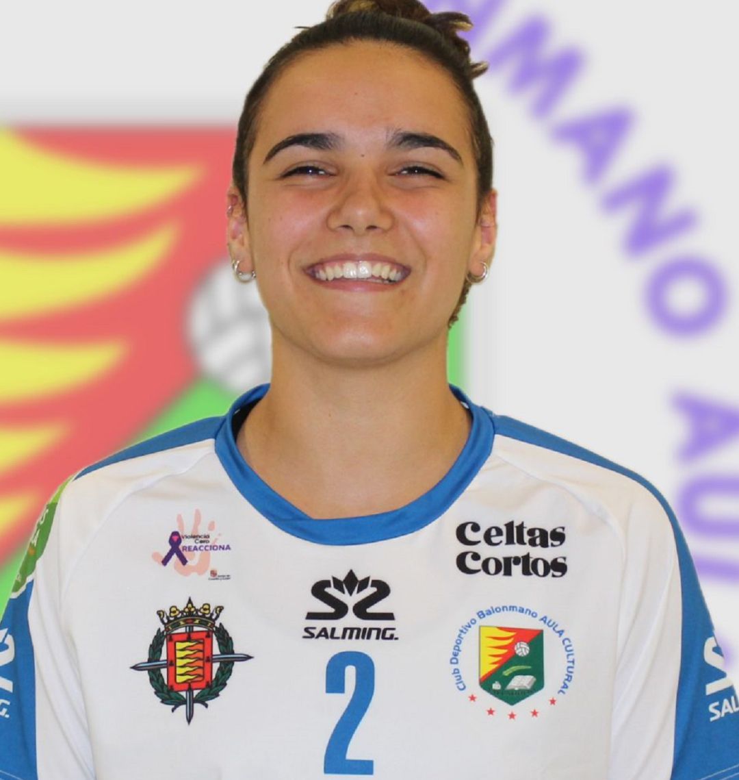 Elba, con la camiseta de Aula Cultural de Valladolid Elba, con la camiseta de Aula Cultural de Valladolid