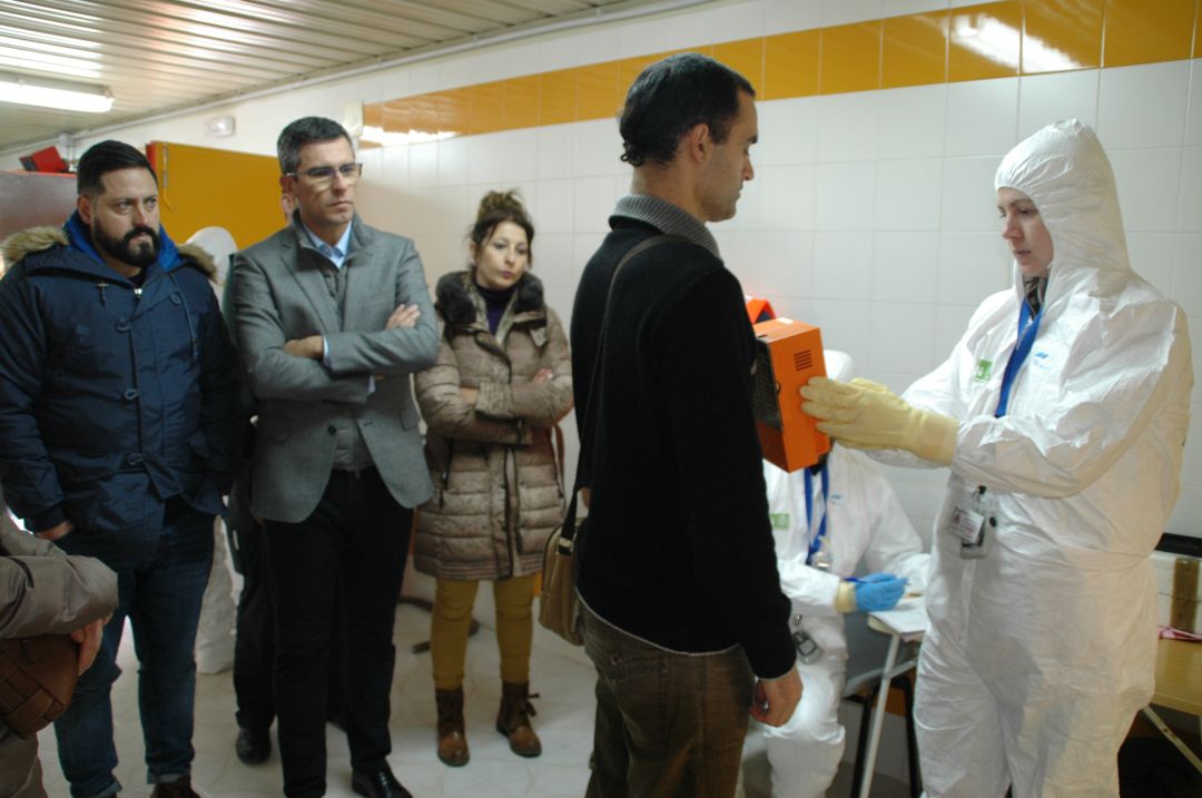 Simulacro de descontaminación nuclear en Brihuega Simulacro de descontaminación nuclear en Brihuega