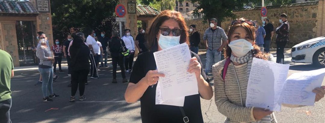 Los vendedores del Martes no quieren abandonar el parque de la Vega Los vendedores del Martes no quieren abandonar el parque de la Vega