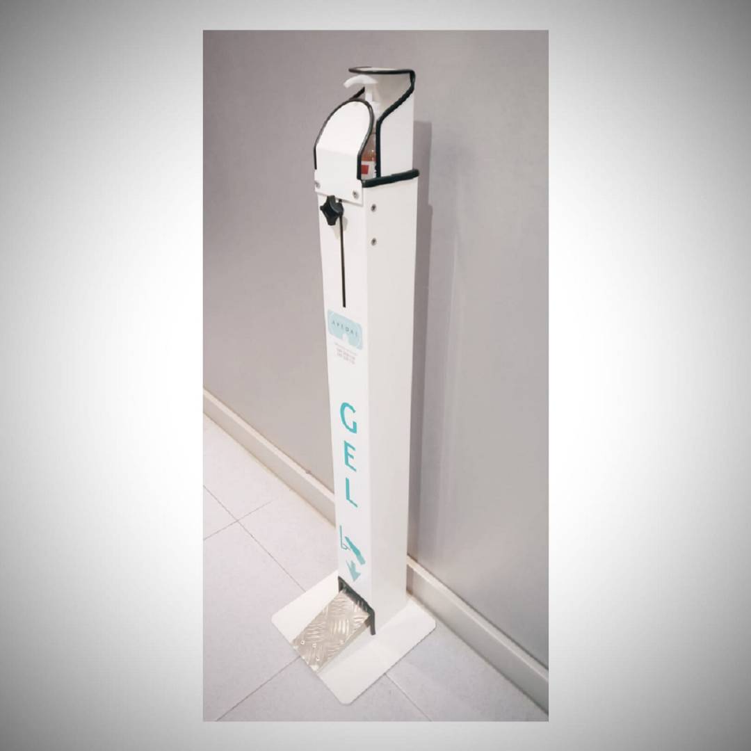 Sistema para dispensar el gel hidroalcohólico con un pedal desarrollado por la pyme La Ventana de Remolins, en Tamarite de Litera (Huesca) Sistema para dispensar el gel hidroalcohólico con un pedal desarrollado por la pyme La Ventana de Remolins, en Tamarite de Litera (Huesca)