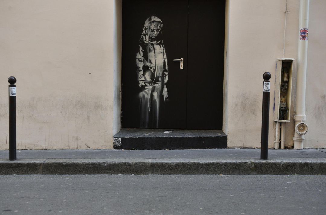Imagen de archivo de la puerta con el mural de Banksy Imagen de archivo de la puerta con el mural de Banksy