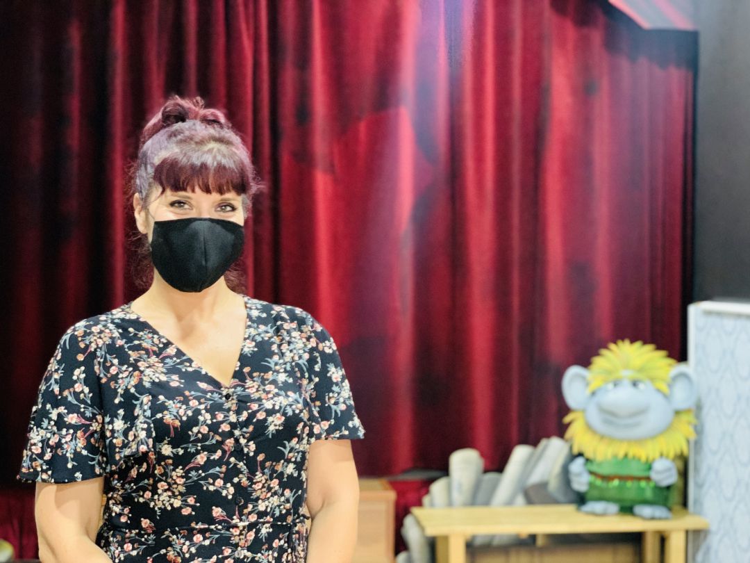 Ana Collantes posa en la sala de teatro de Valle de Cuentos Ana Collantes posa en la sala de teatro de Valle de Cuentos