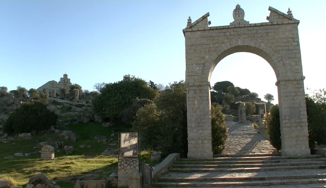 Este año no se celebrán los actos de la Aparición por las calzadas del Santuario. Este año no se celebrán los actos de la Aparición por las calzadas del Santuario.