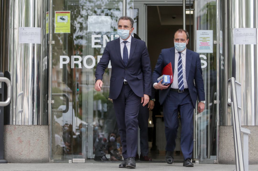 El delegado del Gobierno en Madrid, José Manuel Franco (i), a su salida tras declarar ante la juez de Madrid, Carmen Rodríguez-Medel El delegado del Gobierno en Madrid, José Manuel Franco (i), a su salida tras declarar ante la juez de Madrid, Carmen Rodríguez-Medel