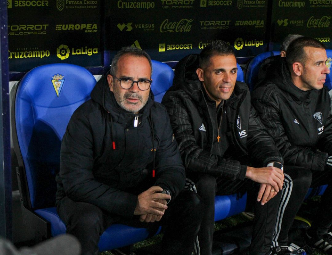 Cervera seguirá en el banquillo del Cádiz cuatro temporadas más Cervera seguirá en el banquillo del Cádiz cuatro temporadas más
