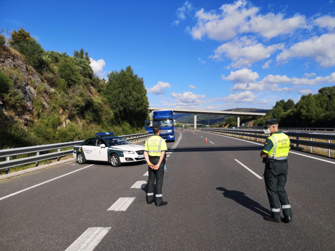 Un camión articulado de origen portugués fue detectado por la Guardia Civil circulando a 132 km por hora
Un camión articulado de origen portugués fue detectado por la Guardia Civil circulando a 132 km por hora