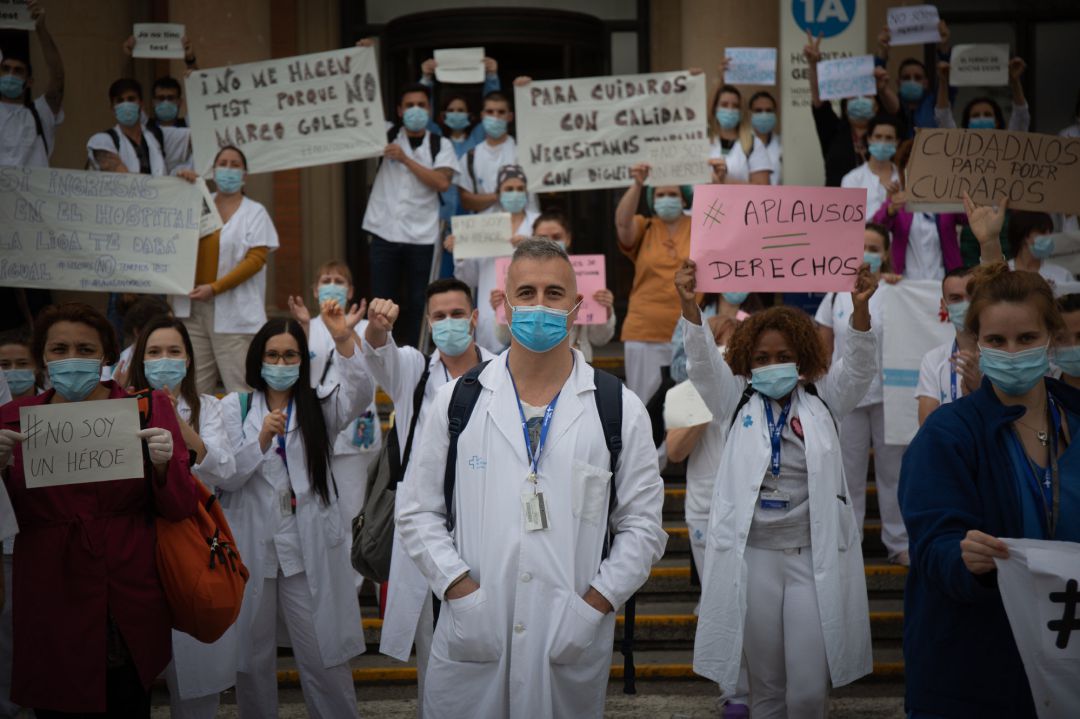 Los sanitarios exigen derechos y mejores condiciones. Los sanitarios exigen derechos y mejores condiciones.