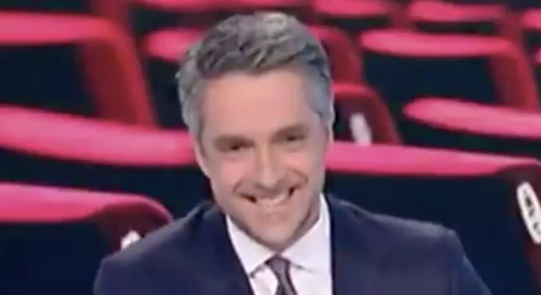 La risa de Carlos Franganillo tras ver el final del reportaje cultural La risa de Carlos Franganillo tras ver el final del reportaje cultural