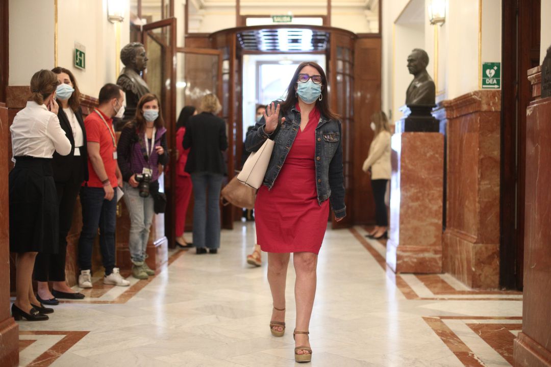 La portavoz del PSOE, Adriana Lastra, a su llegada a la sesión plenaria de Control al Gobierno en el Congreso de los Diputados La portavoz del PSOE, Adriana Lastra, a su llegada a la sesión plenaria de Control al Gobierno en el Congreso de los Diputados