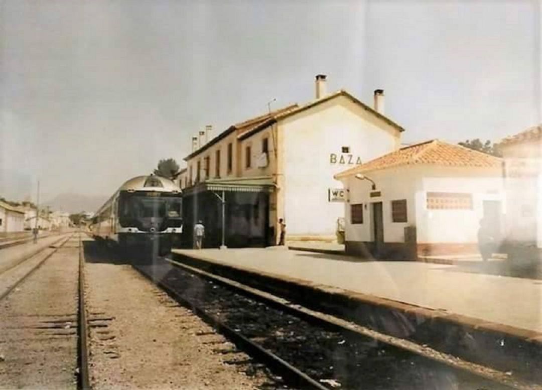 Antigua estación del tren de Baza Antigua estación del tren de Baza
