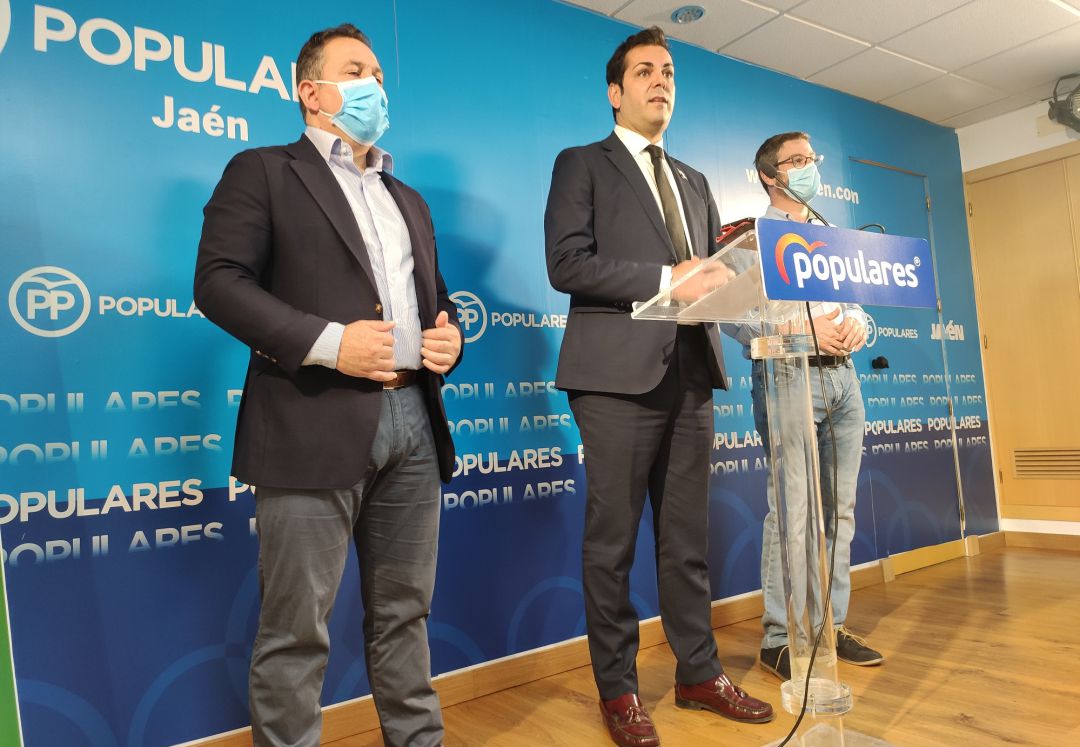 El PP de Jaén ha anunciado que a finales de junio o principios de julio se promoverá un encuentro nacional para hablar de la PAC y el olivar El PP de Jaén ha anunciado que a finales de junio o principios de julio se promoverá un encuentro nacional para hablar de la PAC y el olivar