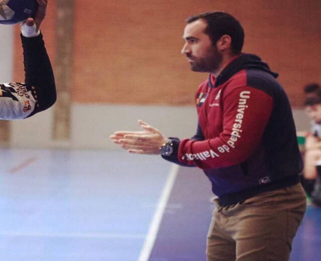 Imagen del técnico del BM Salamanca, Dani Lorasque Imagen del técnico del BM Salamanca, Dani Lorasque