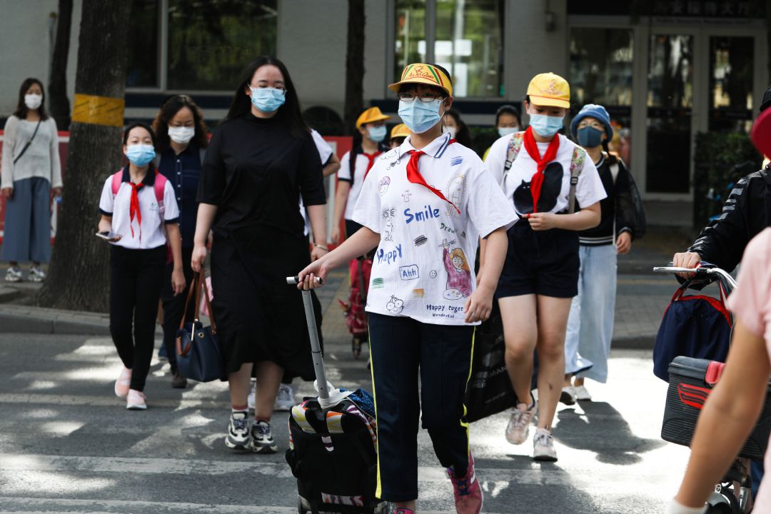 Varios estudiantes van a sus clases en China pese al coronavirus Varios estudiantes van a sus clases en China pese al coronavirus