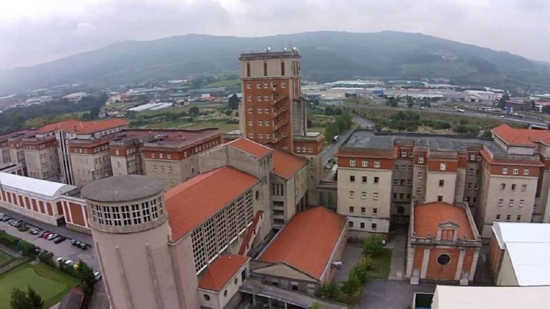 El antiguo seminario de Derio acogerá por dos cursos la Escuela Universitaria de Magisterio Begoñako Andra Mari. El antiguo seminario de Derio acogerá por dos cursos la Escuela Universitaria de Magisterio Begoñako Andra Mari.