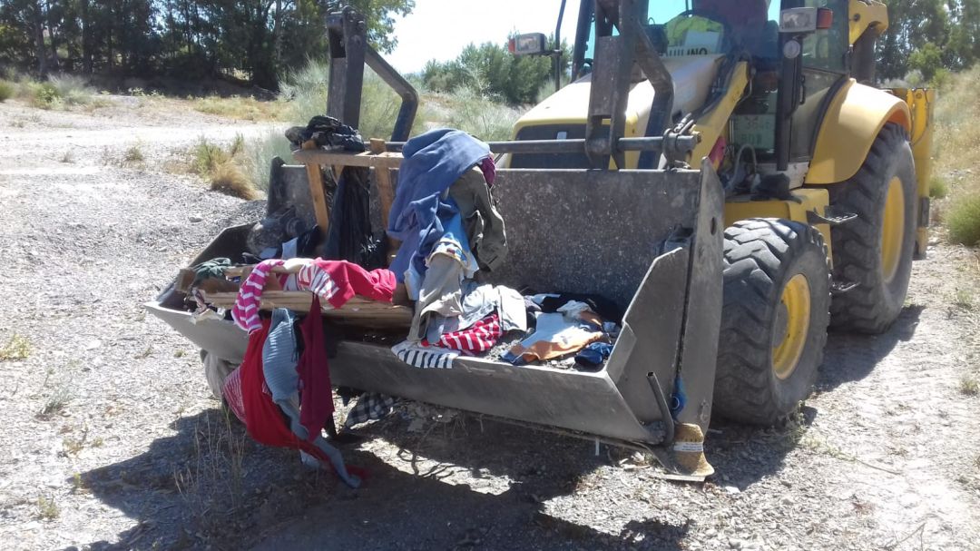 Retiran 45 toneladas de basura y escombros de la rambla de La Torrecilla Retiran 45 toneladas de basura y escombros de la rambla de La Torrecilla