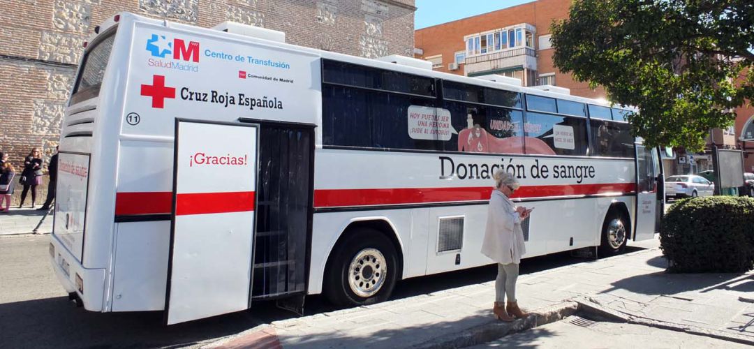 Unidad móvil del Centro de Transfusión de la CAM Unidad móvil del Centro de Transfusión de la CAM