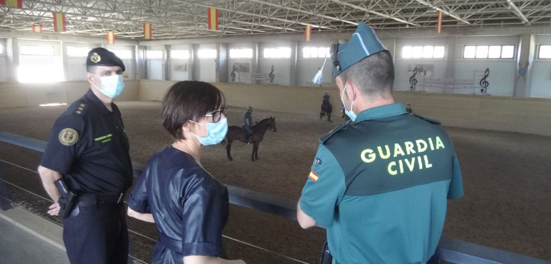 María Gámez, directora general de la Guardia Civil, visitó en Valdemoro el GRS1 y el Escuadrón de caballería. María Gámez, directora general de la Guardia Civil, visitó en Valdemoro el GRS1 y el Escuadrón de caballería.
