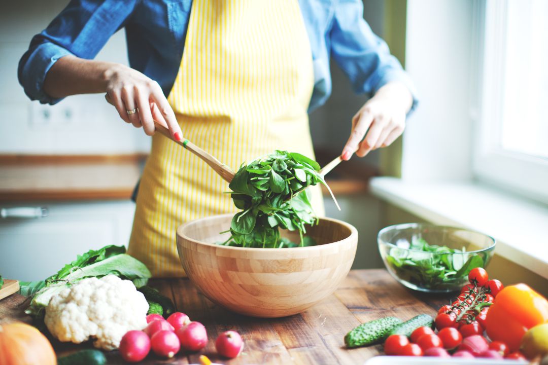 Planchas, envases para el microondas o vaporeras son algunas de las soluciones para cocinar sano y fácil. Planchas, envases para el microondas o vaporeras son algunas de las soluciones para cocinar sano y fácil.