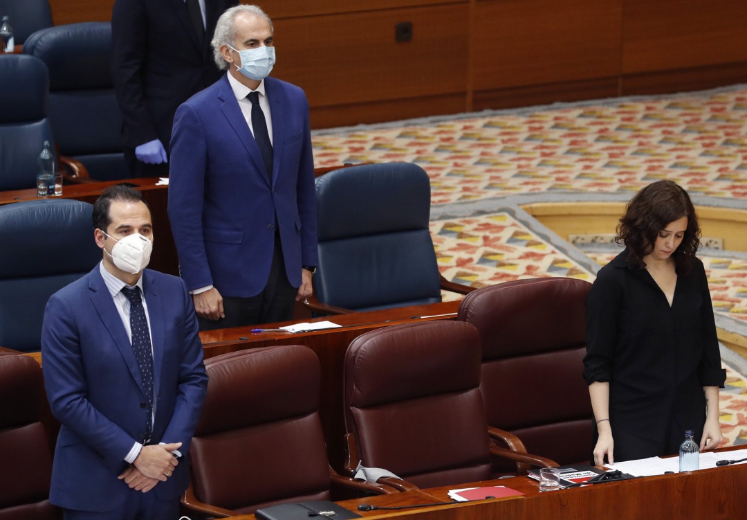 La presidenta de la Comunidad de Madrid, Isabel Díaz Ayuso,el vicepresidente, Ignacio Aguado y el consejero de Sanidad, Enrique Ruiz Escudero, durante el pleno de la Asamblea de Madrid. La presidenta de la Comunidad de Madrid, Isabel Díaz Ayuso,el vicepresidente, Ignacio Aguado y el consejero de Sanidad, Enrique Ruiz Escudero, durante el pleno de la Asamblea de Madrid.