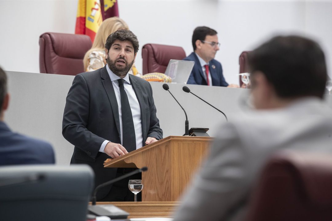 El presidente del Gobierno regional, Fernando López Miras, durante su intervención en la Asamblea El presidente del Gobierno regional, Fernando López Miras, durante su intervención en la Asamblea
