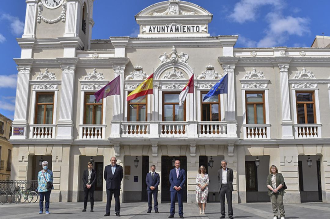 Representantes del ayuntamiento y del Tercer Sector Representantes del ayuntamiento y del Tercer Sector