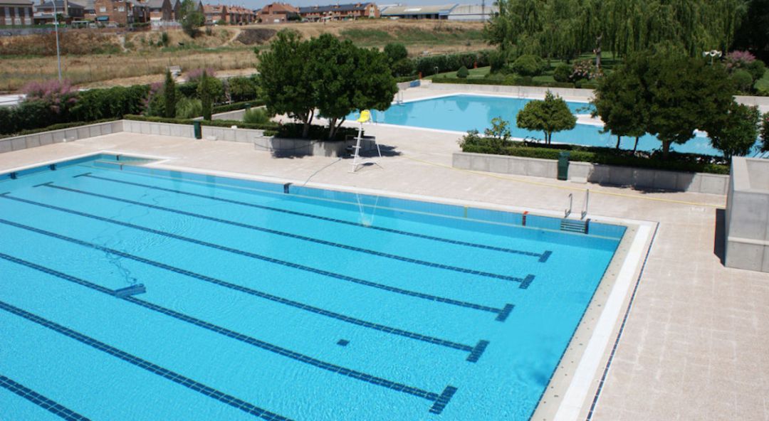 Piscinas de verano del polideportivo Justo Gómez Salto Piscinas de verano del polideportivo Justo Gómez Salto