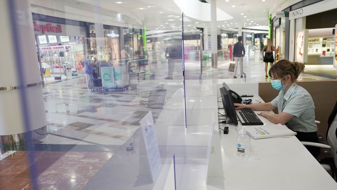 Punto de información del centro comercial Portal de la Marina. Punto de información del centro comercial Portal de la Marina.