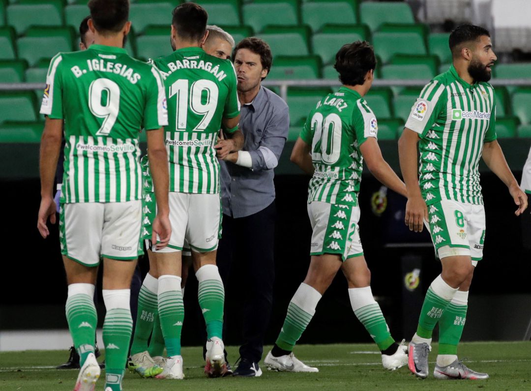 GRAF1349. SEVILLA.- El entrenador del Betis, Joan Francesc "Rubí", no cree que el Betis vaya a pasar apuros para mantenerse en Primera. EFE Julio Muñoz. GRAF1349. SEVILLA.- El entrenador del Betis, Joan Francesc "Rubí", no cree que el Betis vaya a pasar apuros para mantenerse en Primera. EFE Julio Muñoz.