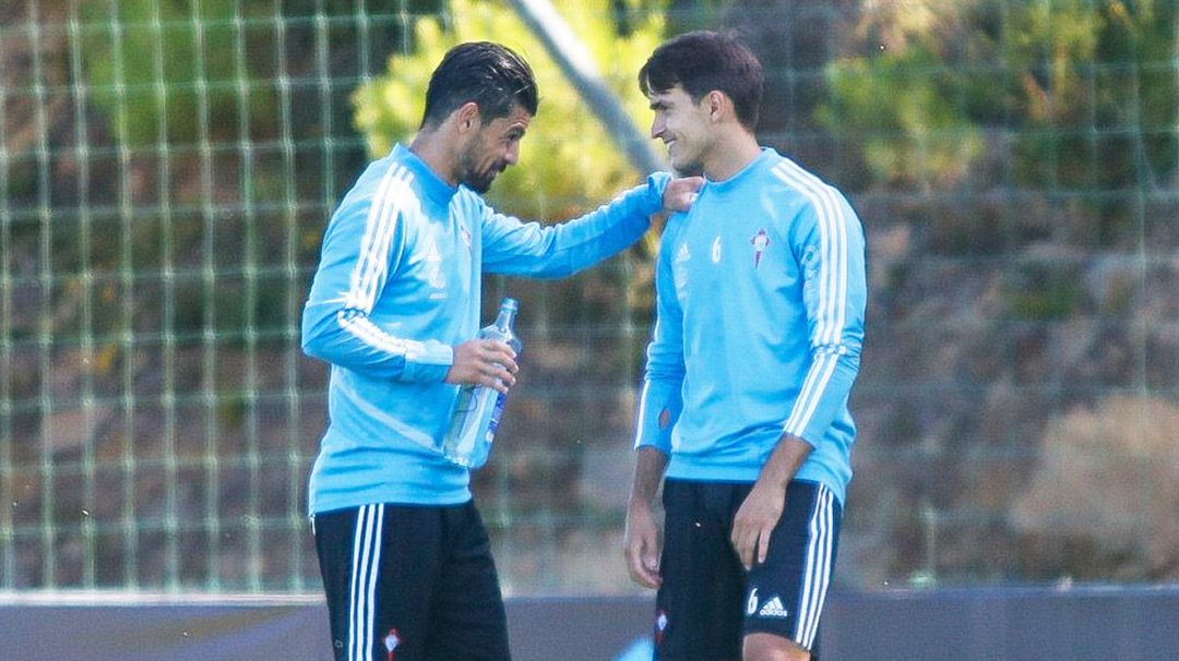 Nolito y Denis en el primer entrenamiento del gaditano con el Celta Nolito y Denis en el primer entrenamiento del gaditano con el Celta