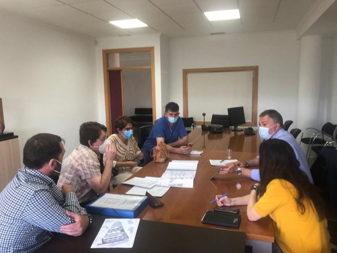 Reunión con los vecinos del barrio Reunión con los vecinos del barrio